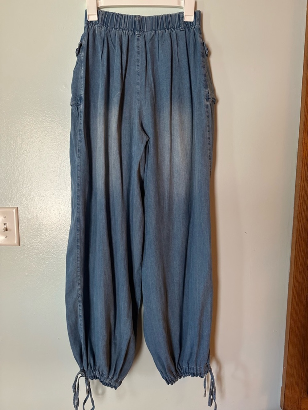 Three Bird Nest East Bay Loose Fit Cargo Jeans - Picture 4 of 6